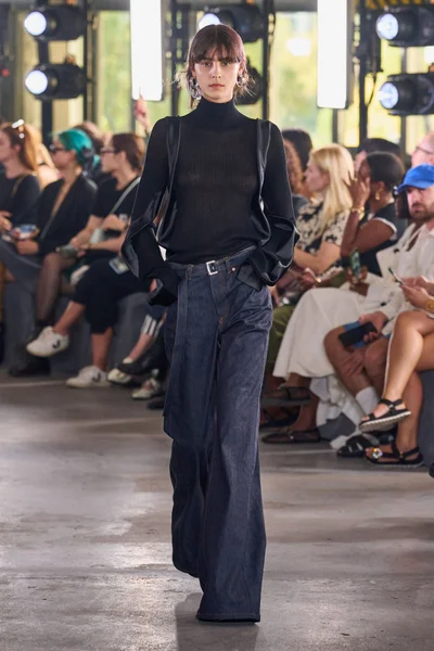 Look 12